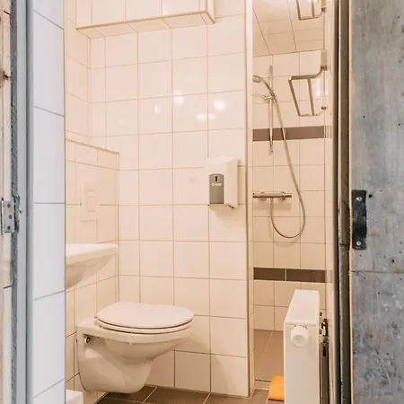 Poeziehotel Surplace - 15 Min Pairi Daiza & Industriezone Ghislenghien * Bever